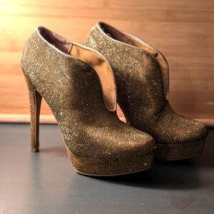 Chinese Laundry gold glitter heels